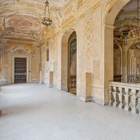 Exclusive & Elegant Palazzo Bianconcini *