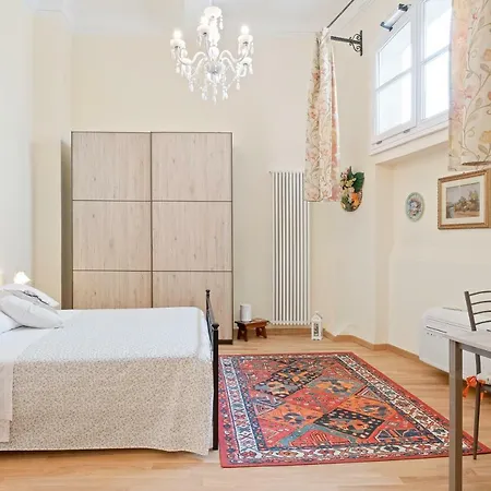 Exclusive & Elegant Palazzo Bianconcini Appartamento